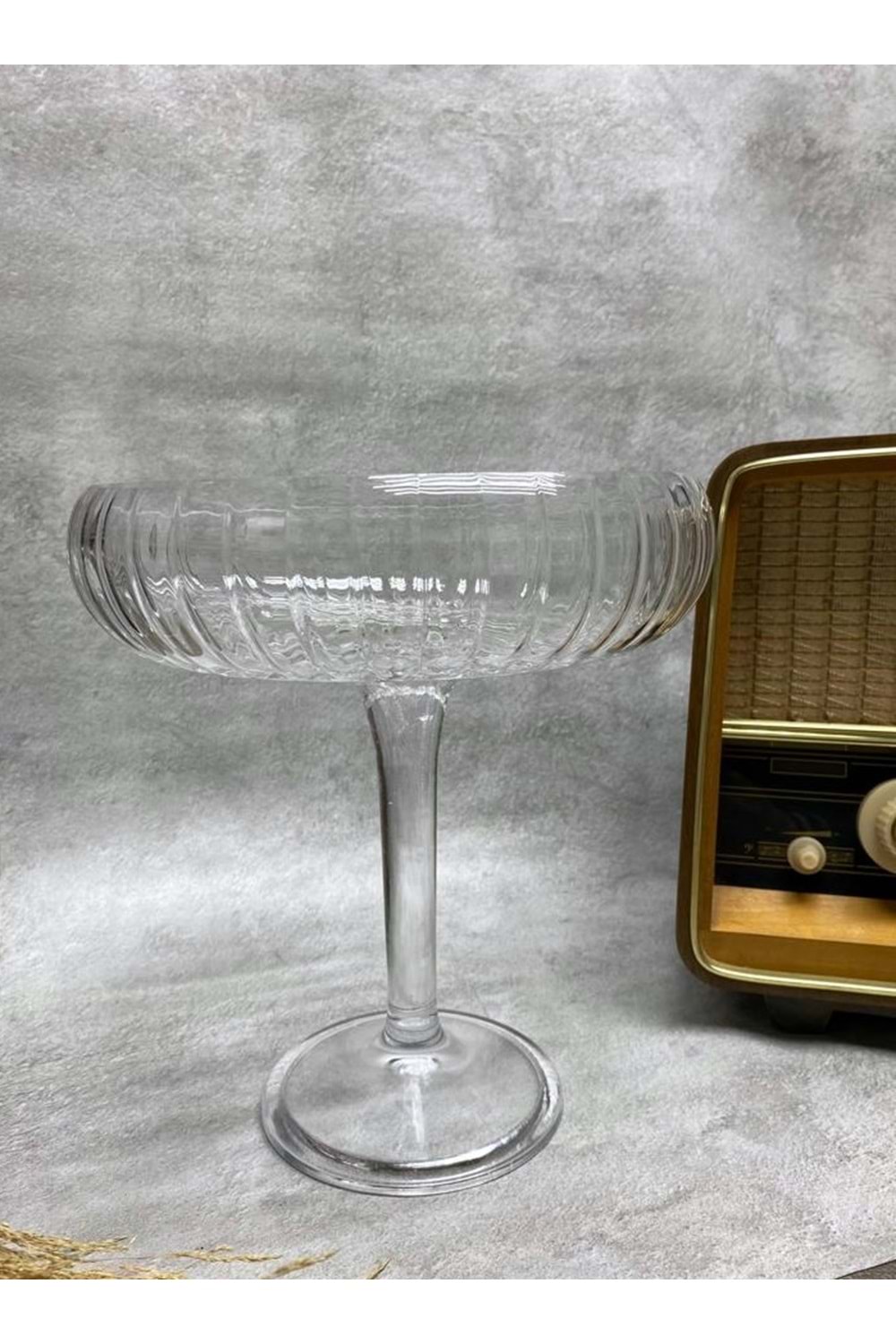 El Yapımı Cam Ayaklı Büyük Linea Sunum Çanak 24x25,50 Cm