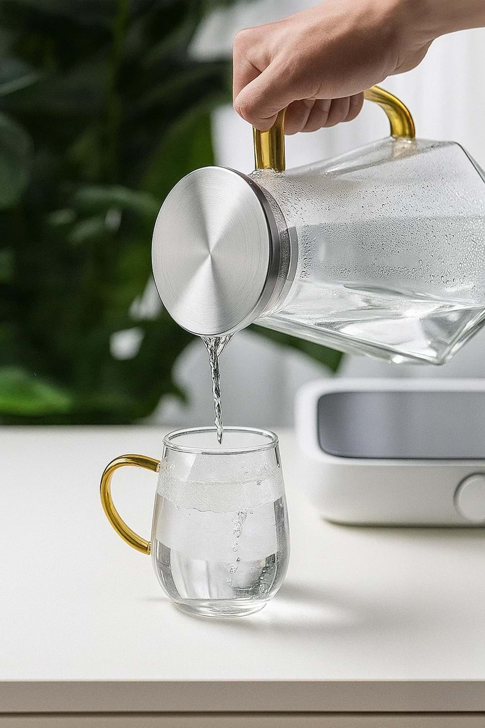 5 Parça Cam Sürahi ve Bardak Seti – Metal Kapaklı 1500 ml Sürahi + 4 Adet 350 ml Bardak