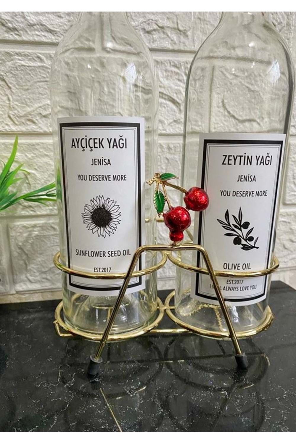 Altın Standlı Kiraz Figürlü 750Ml Şeffaf Şişe Altın Akıtıcılı Etiketli Yağlık Yağdanlık
