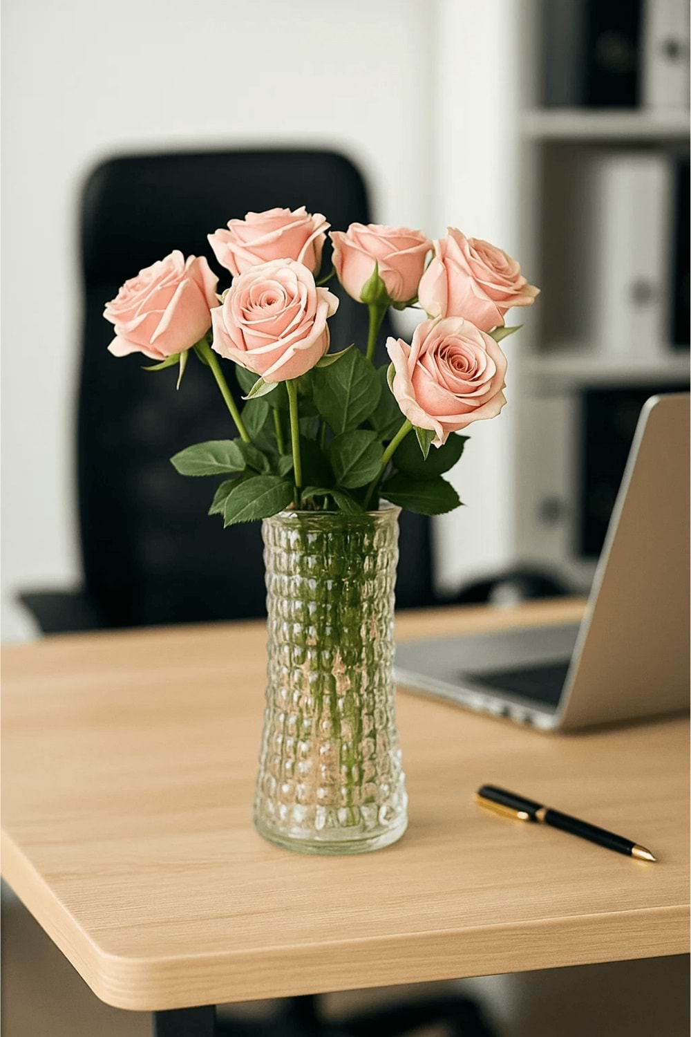 Kare Desenli Şeffaf Cam Vazo – Dekoratif Masa Üstü Vazo