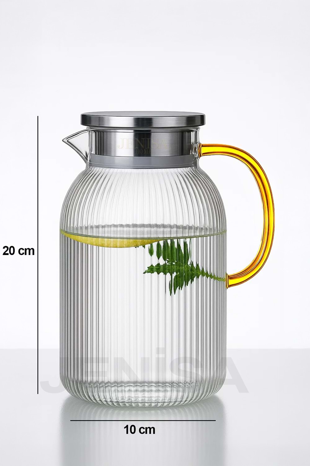 1500 ml Borosilikat Cam Çizgili Sürahi – Süzgeçli Metal Kapaklı, Isıya Dayanıklı Şık Tasarım