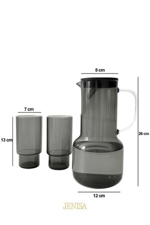 2 Bardaklı Set Isıya Dayanıklı Cam Sürahi – 1.8 Litre Füme Renk, Borosilikat, Süzgeçli Kapaklı