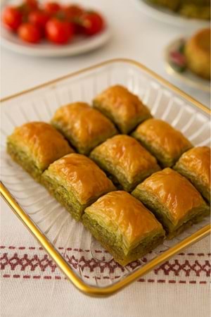 2 Adet Yaldızlı Cam Kare Tabak – Şeffaf Desenli Sofra Sunum Tabağı