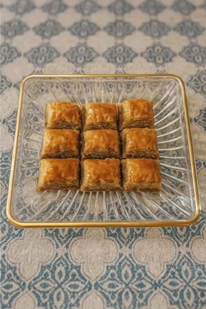 2 Adet Yaldızlı Cam Kare Tabak – Şeffaf Desenli Sofra Sunum Tabağı