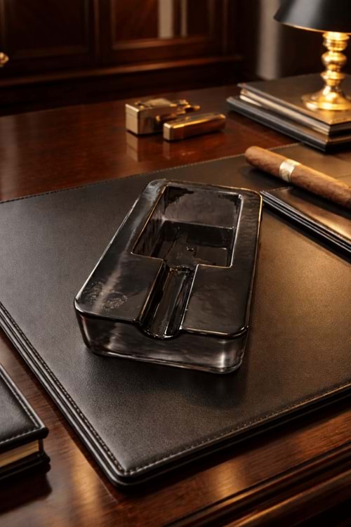 El Yapımı Cam Kabartma Detaylı Füme Puro Küllük - Ağır Cam Tasarım