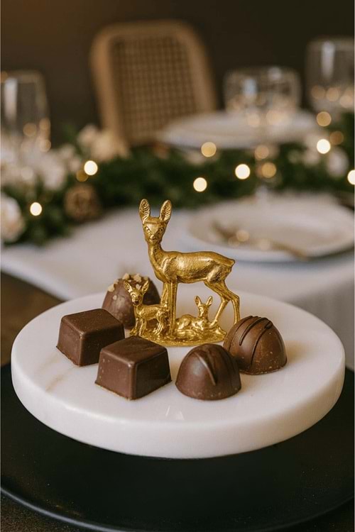 Altın Geyik Ailesi Dekorlu Mermer Lokumluk – İkram, Tatlı & Drajelik Sunum Tabağı