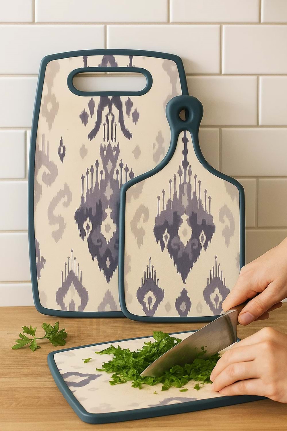 İkat Desenli 2'li Kesme Tahtası Seti – Kaymaz, Dayanıklı, Şık Tasarım