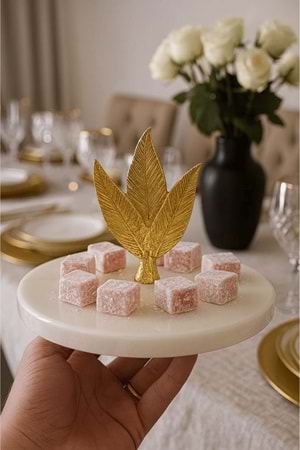 Altın Yaprak Dekorlu Mermer Lokumluk – İkram, Tatlı & Drajelik Sunum Tabağı